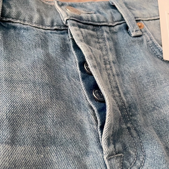 7 For All ManKind Patched Monroe shorts - Picture 5 of 11